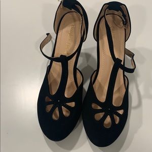 *MAKE AN OFFER* Chase + Chloe Oxford Heels